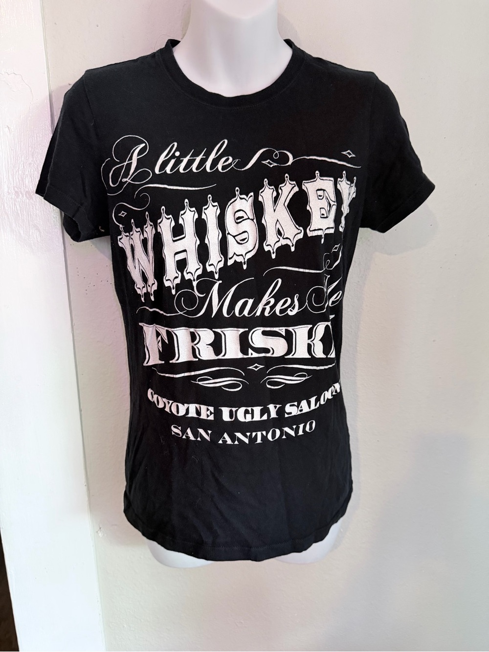 Coyote Ugly Saloon A Little Whiskey Makes Me Frisky Black T-shirt Women S